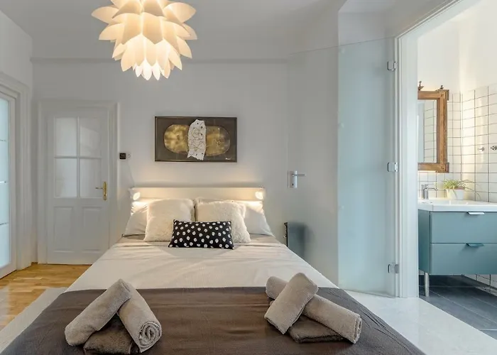 Markaat Apartment Pula